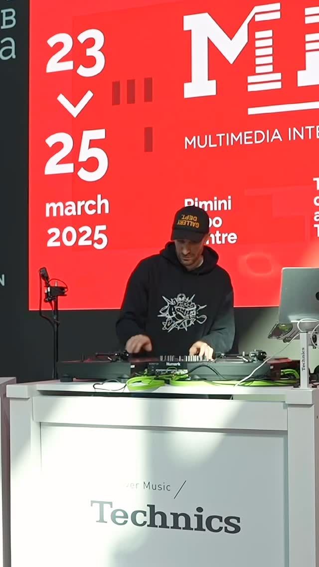 MIR Club in Italy 😊 @djmagitalia @djpoint.net_official 
@technics_global ❤️