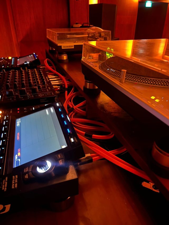 A glimpse behind the scenes at Bali’s iconic nightlife: Klymax Discotheque & Potato Head Beach Club ⚡🌴
Klymax is more than just a club – it’s a state-of-the-art space co-created with the legendary DJ Harvey, featuring custom-built sound by George Stavro, futuristic lighting, and an acoustically perfected design. Every weekend, world-class DJs and handpicked local talents bring the dancefloor alive.
Even the cables play their part in keeping the music flowing 🎶🔌✨
RCA Class A, Digital Cable NEO AS-808, LAN cable ( prototype) are installed. 
@klymaxdiscotheque @potatoheadbali